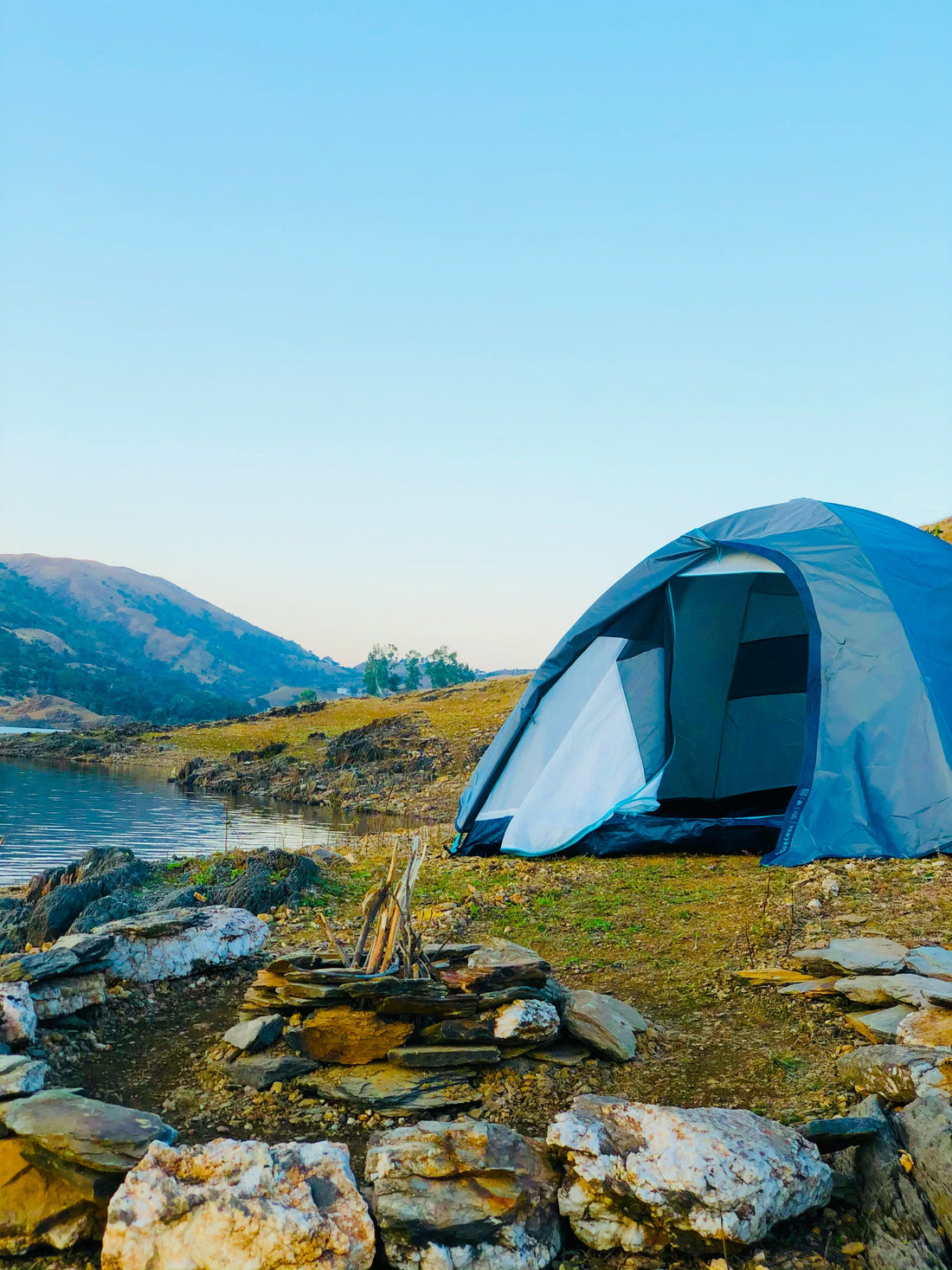 How to Stay Warm While Camping in Cold Weather