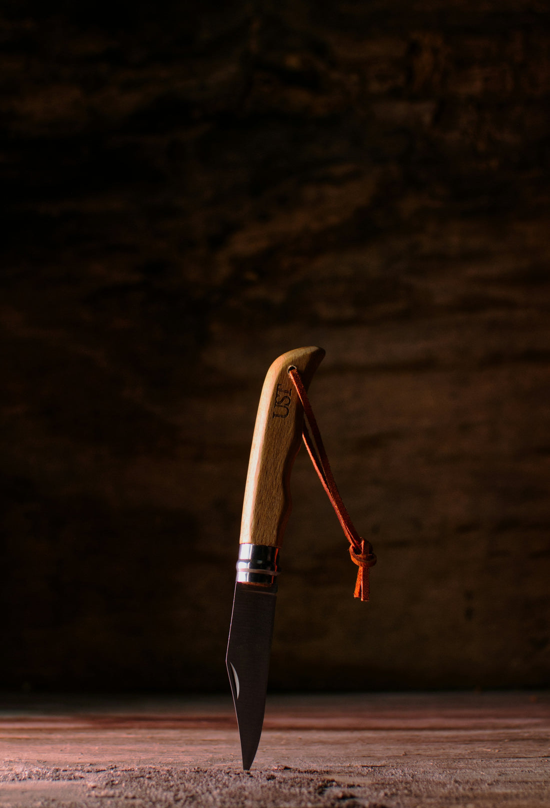 How to Keep Your Camping Knife Clean and Rust-Free