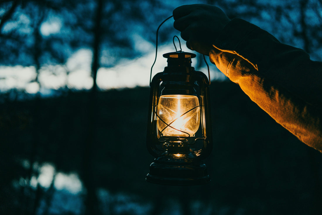 🔦 Warm Light, Calm Nights — Lantern & String Light Guide