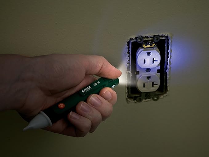 Extech MD10 - Non?‘Contact Magnet Detector & Flashlight ??Detects AC, DC & Permanent Magnetic