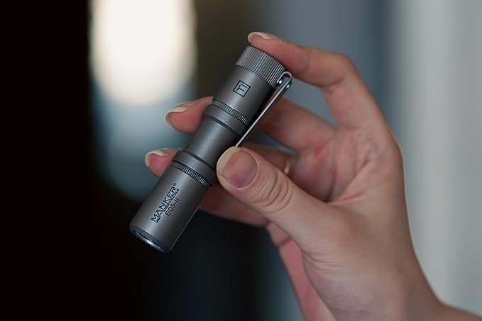 Manker E05 II High Density 800 Lumens High Output EDC Flashlight White LED Emitters, Eeay to Carry