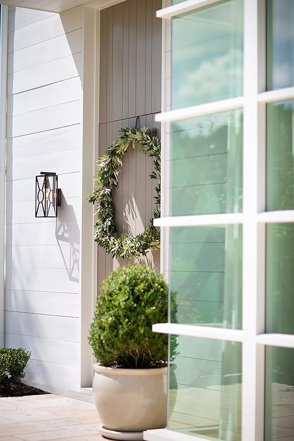 Hinkley Brixton Medium Wall Mount Outdoor Lantern - Rust & Corrosion Resistant, Clear Mitered