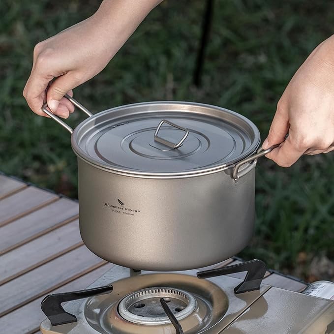 iBasingo 2.4L Titanium Soup Pot with Lid Camping Cookware with Foldable Handle Portable Lightweight
