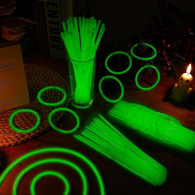 40 Pack 8??Green Glow Sticks Bracelet Necklaces Bulk with 40 Connectors Neon Glow In The Dark Party