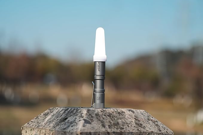 Manker E05 II High Density 800 Lumens High Output EDC Flashlight White LED Emitters, Eeay to Carry