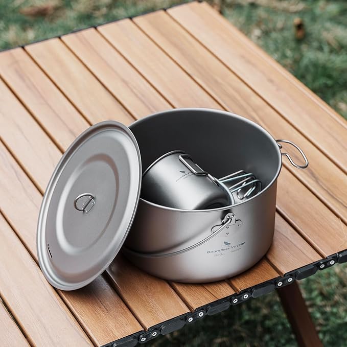 iBasingo Titanium Camping Pot with Lid 2.9L Ultralight Backpacking Cookware with Foldable Handle