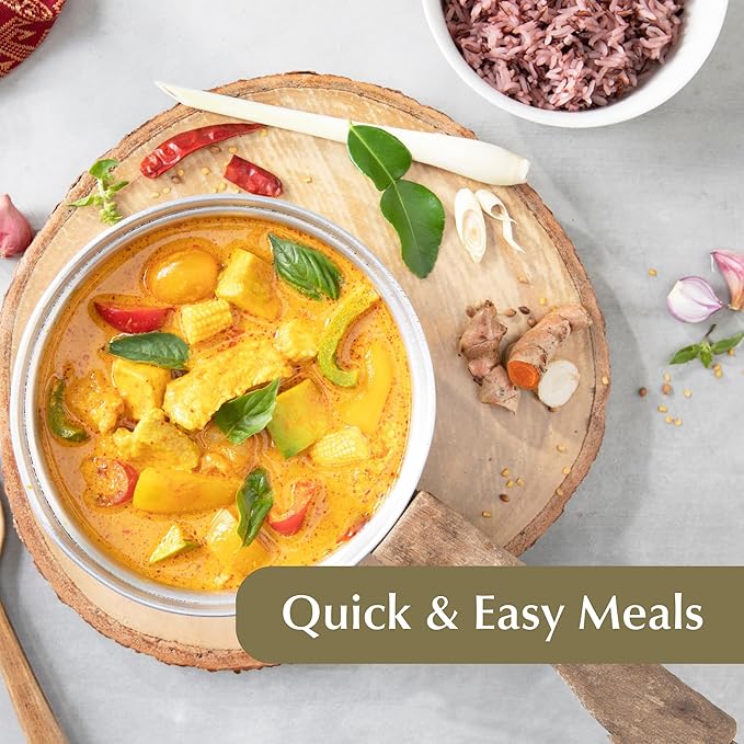 Watcharee's Authentic Thai Curry Sauces - Red Curry | Vegan, Non-GMO, Gluten-Free - 2 Pack (9.8 fl