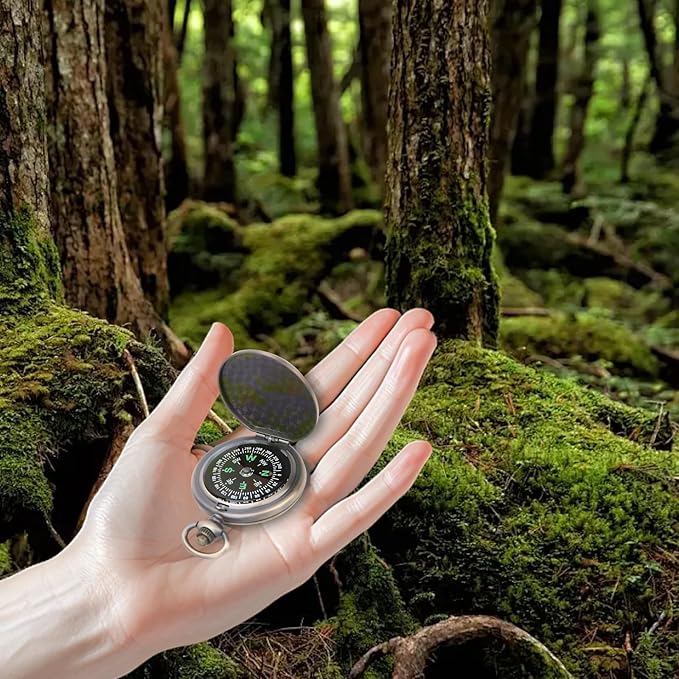 aiGear Retro Pocket Compass, Copper Alloy Compact Portable Waterproof Design for Hiking, Climbing