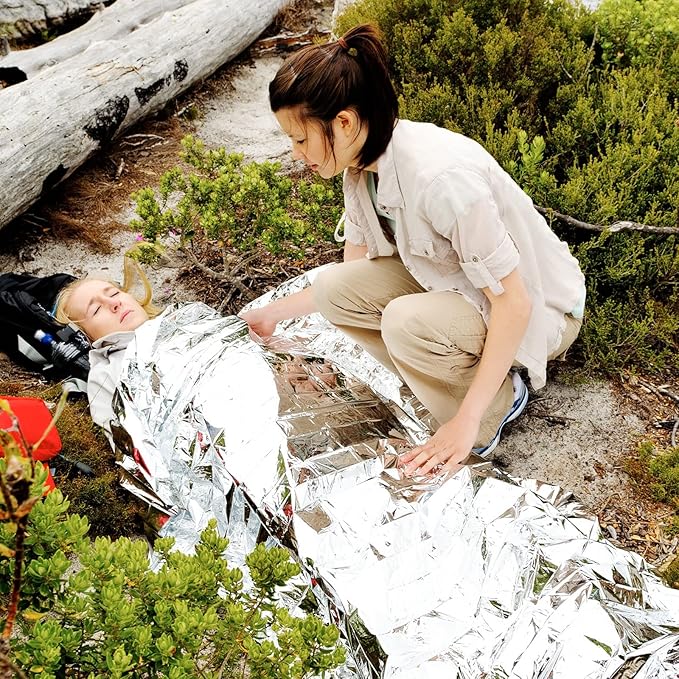 Chumia Emergency Thermal Blanket Bulk 83 x 63 Gigantic Foil Space Blanket Survival Reflective